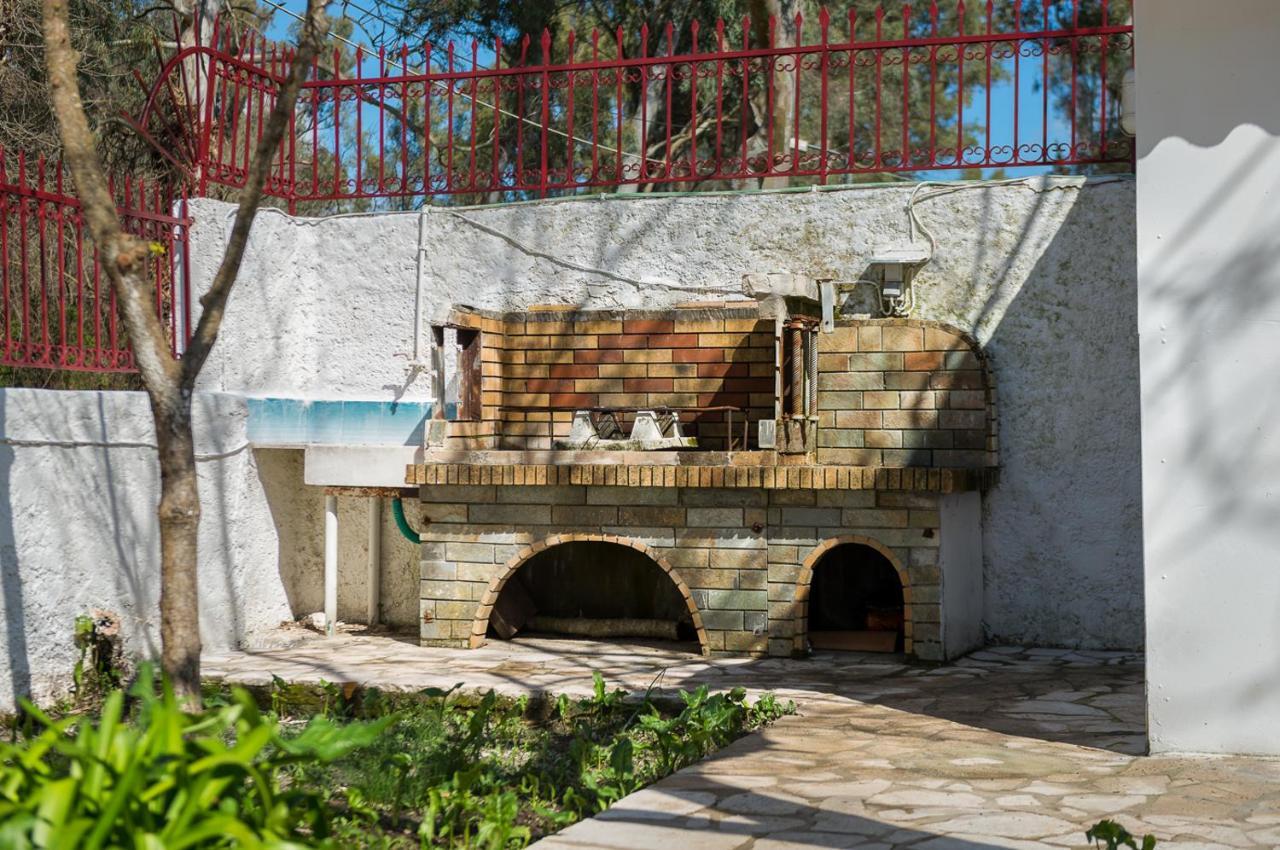 Merlyn Rooms Into The Nature, 100M From The Beach Dafnila Buitenkant foto